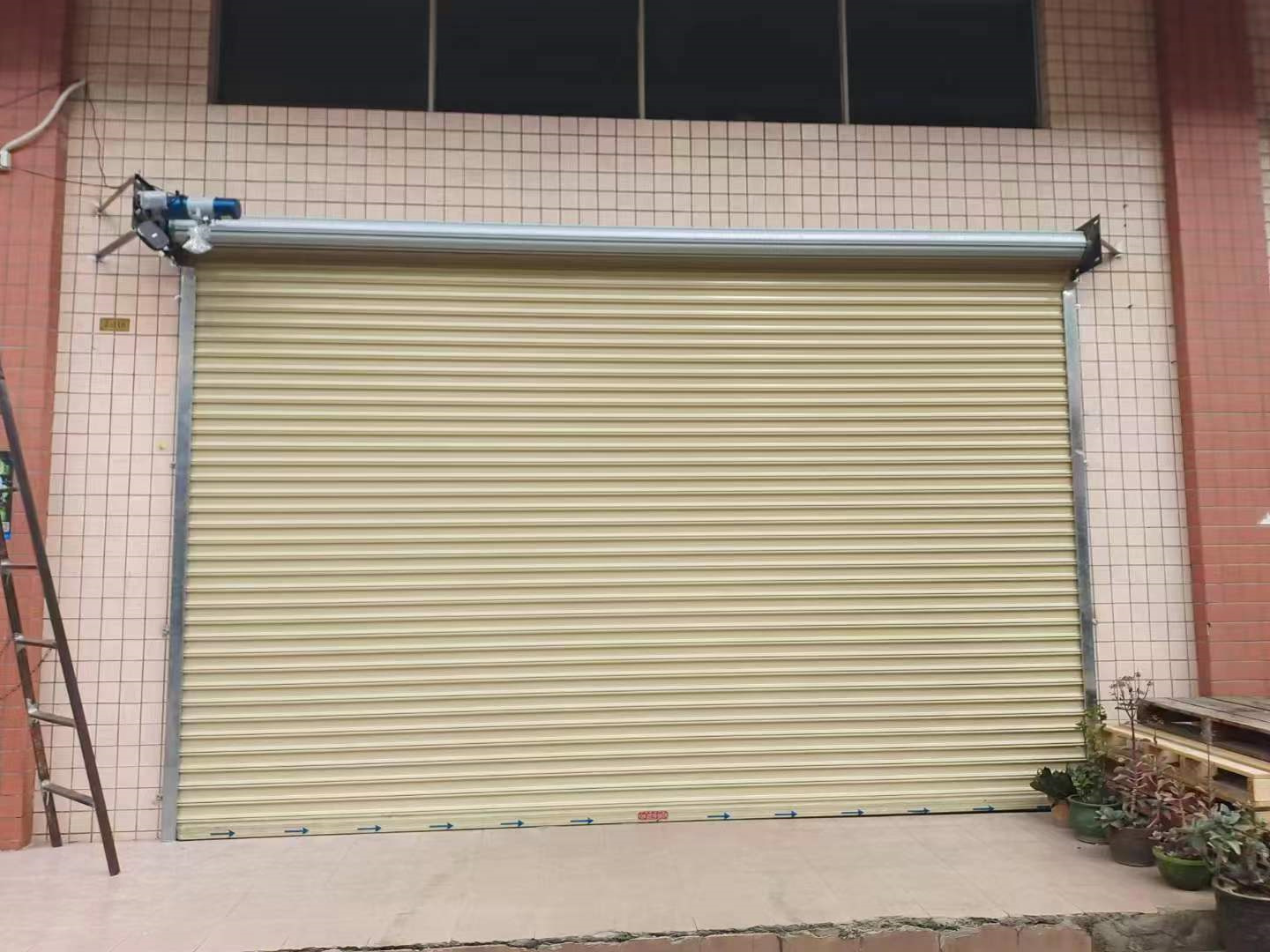 防風卷簾門、抗風卷簾門、PVC 卷簾門存在的區別?